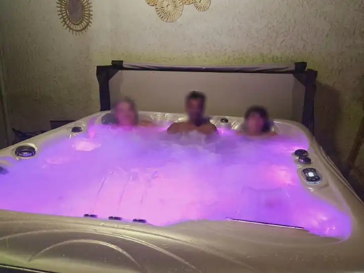 JACUZI